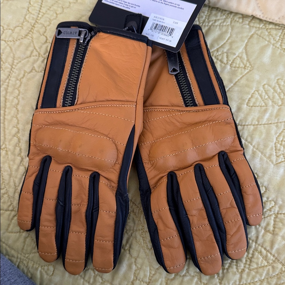 Women's Tan and Black motorcycle gloves - Picture 4 of 7